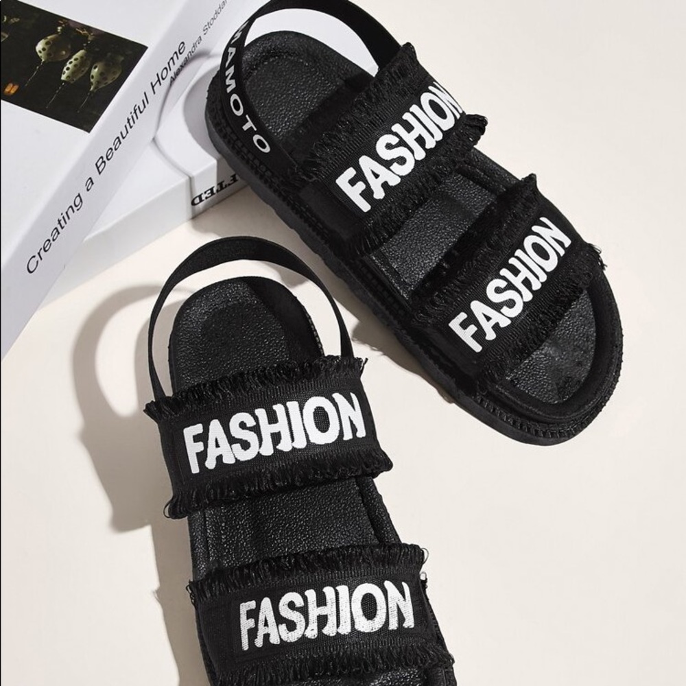 Letter Graphic Chunky Sole Slingback Sandals😍🥰
